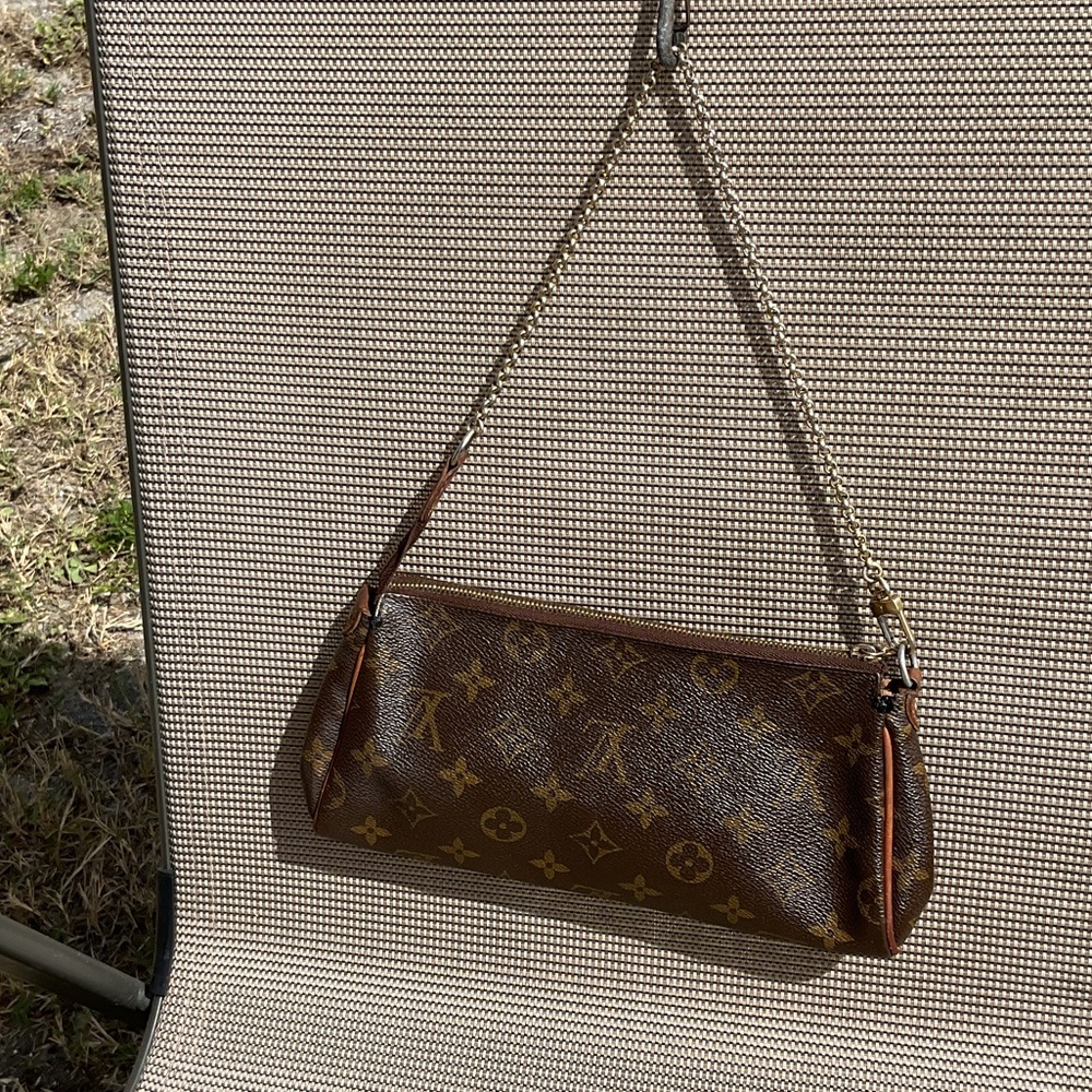 Louis Vuitton Eva clutch LV monogram bag - Picture 5 of 16